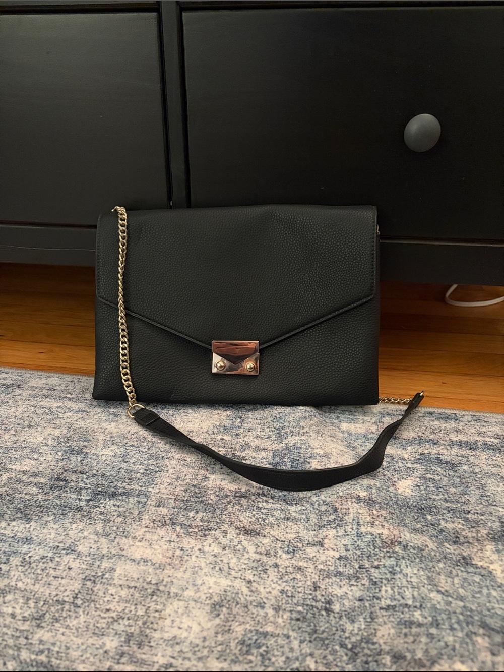 Mango Black Pebbled Envelope Crossbody with Gold-Tone Chain Strap